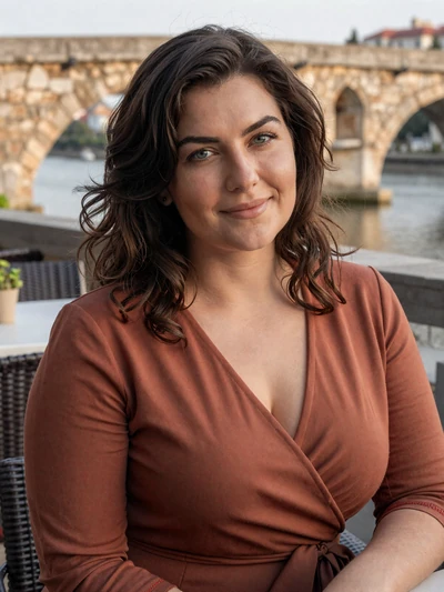 Amina, 30, a verified Bosnian woman from Mostar with blue-green eyes on Dating4u